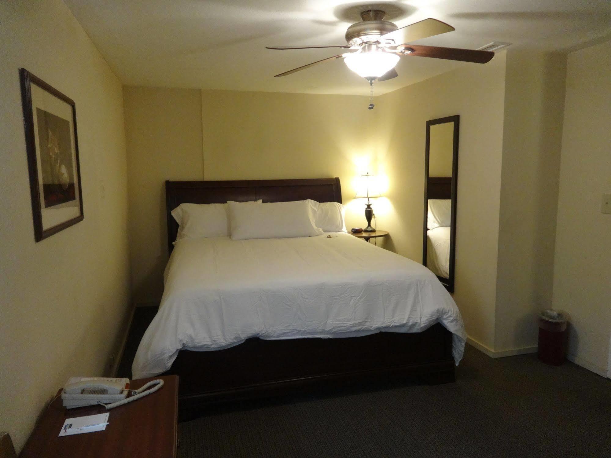 Bay Meadows Resort Big Bear Lake Exterior photo